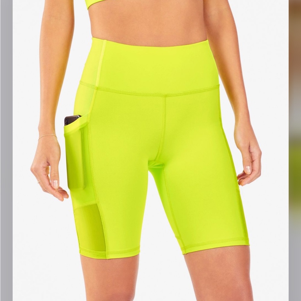 Fabletics Mila high waisted pocket short
